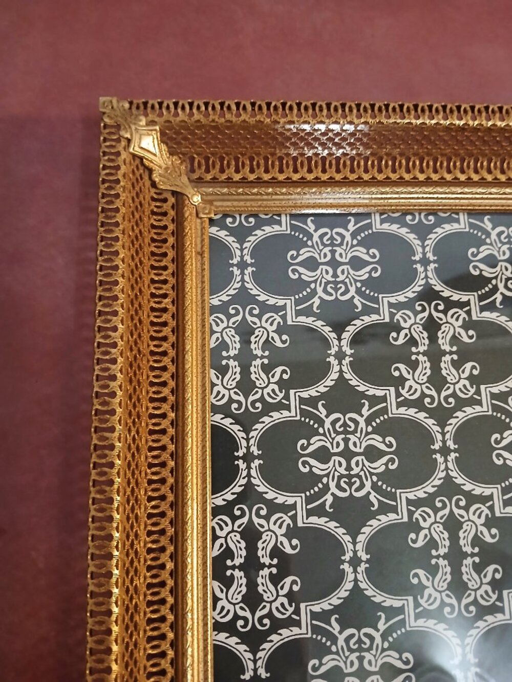 Hollywood Regency Style-Filigree Gold Tone Metal Photo Frame 8x10 - Picture 6 of 11